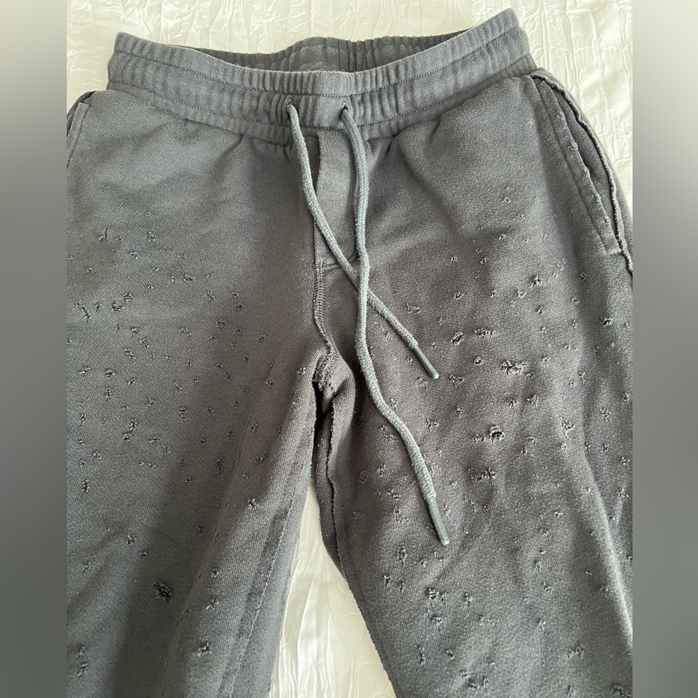 ALO Yoga Women's Distressed Jogger Sweatpants in Charcoal Gray